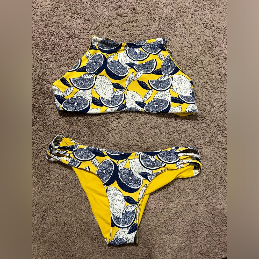 Cupshe lemon bikini